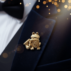 Music Bumblebees Products,Music Gifts,New Arrivals,Mother's Day Gifts,For Her Funky Frog Playing Saxophone Brooch Pin - Gold-Tone with Amber Crystals | Unique Gift for Jazz Lovers